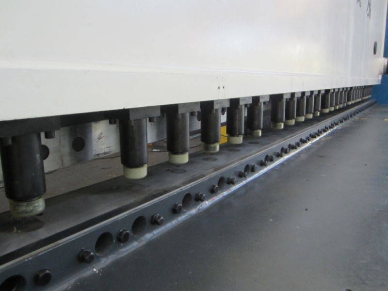 آلة القص الهيدروليكية المقصلة لقص لوحة الصلب 6 م (QC11Y-8X6000)