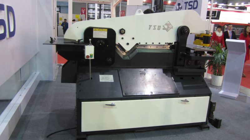 آلة التثقيب والقص (Q34Y-110)