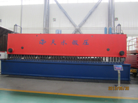 آلة قص هيدروليكية تستخدم لقص الفولاذ الطري 16 ملم (QC11Y-13X8000)