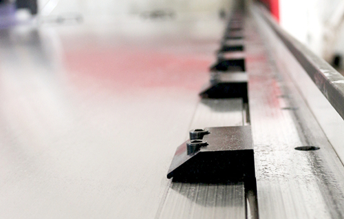 آلة قص الألواح المعدنية (RGEK1250 * 6000)