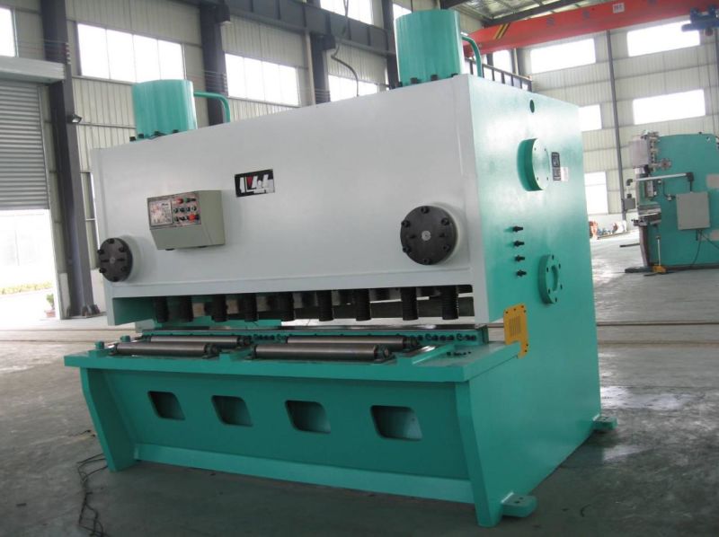 آلة القص الهيدروليكية القياسية