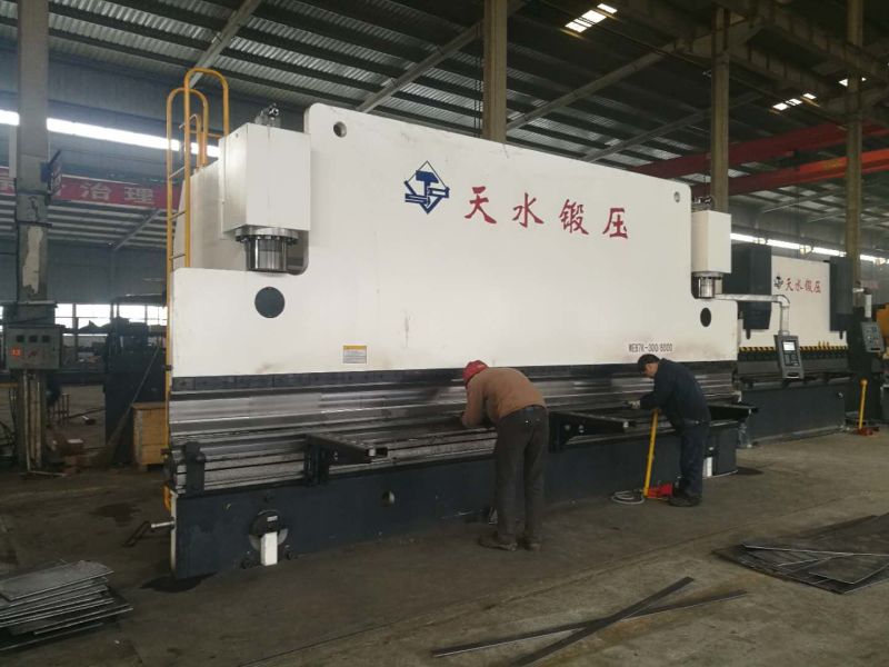 الانحناء آلة تستخدم لثني الفولاذ الطري (WE67K-300/6000)