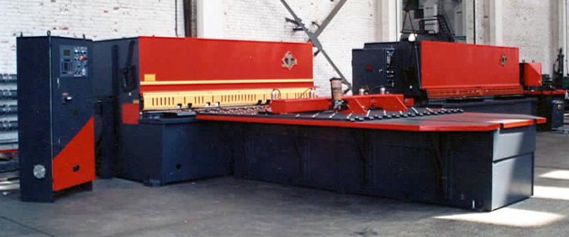 آلة المقصلة للتغذية الأمامية (QD11K-8 &times; 4000 DAC360)