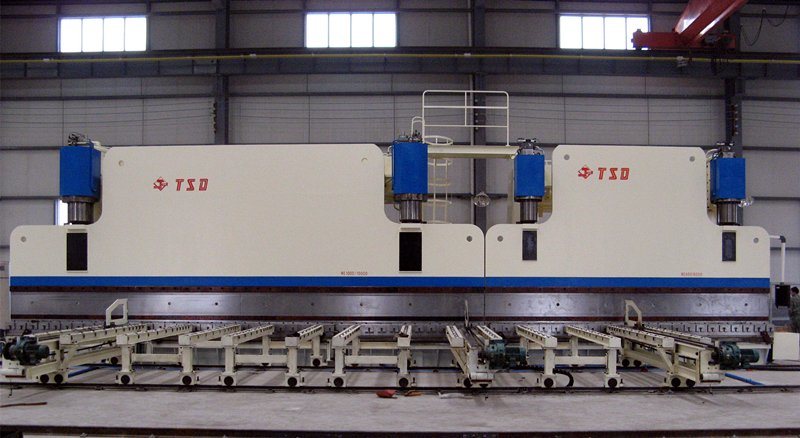 الفرامل الصحافة باستخدام الحاسب الآلي جنبا إلى جنب لبرج كهربائي (WE67K-1000/10000 + 600/6000)