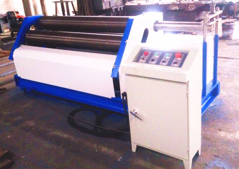 آلة المتداول للصفائح السميكة لفة 8 مم (W11F-8X1550)